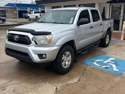 Used 2013 Toyota Tacoma Base image 1