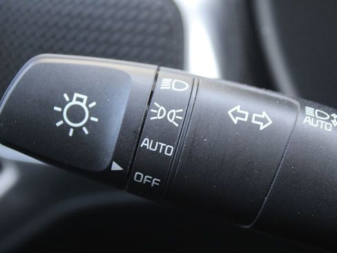 Used 2025 Kia Soul LX w/ LX Technology Package image 26