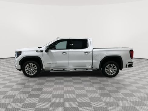 Used 2022 GMC Sierra 1500 Denali w/ Technology Package image 2