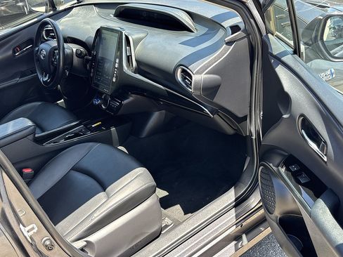 Used 2022 Toyota Prius Prime XLE FWD image 25