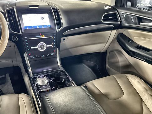 Used 2019 Ford Edge Titanium AWD/4WD image 26