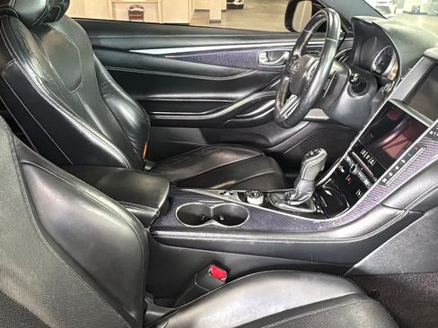 Used 2017 INFINITI Q60 Red Sport 400 AWD/4WD image 7