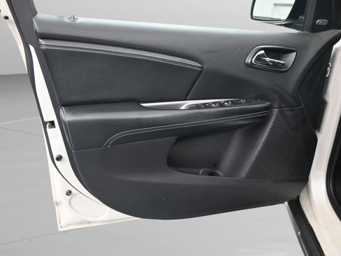 Used 2016 Dodge Journey Crossroad w/ Rear Seat Video Group I FWD image 32