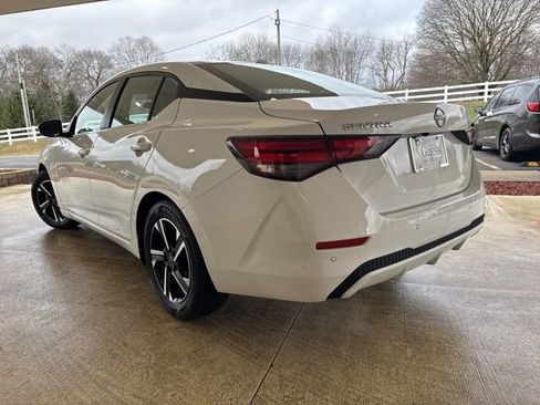 Used 2025 Nissan Sentra SV image 10