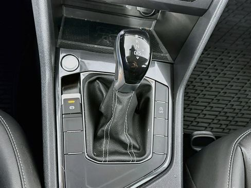 Used 2023 Volkswagen Tiguan SE FWD image 23