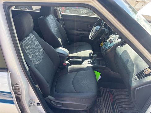 Used 2011 Kia Soul + image 16
