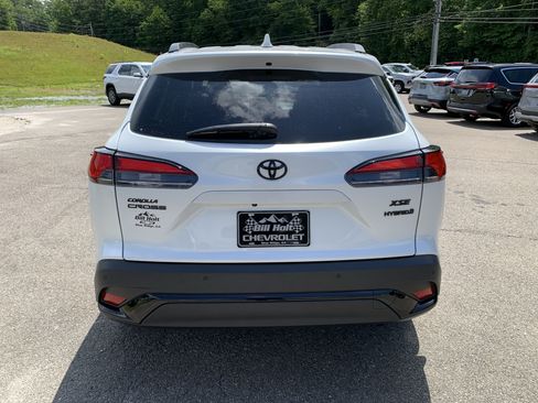 Used 2024 Toyota Corolla Cross AWD Hybrid w/ Convenience Package image 12