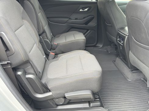 Used 2020 Chevrolet Traverse LT w/ Driver Confidence II Package AWD/4WD image 15