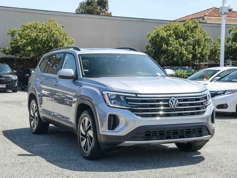 Used 2024 Volkswagen Atlas SE FWD image 3