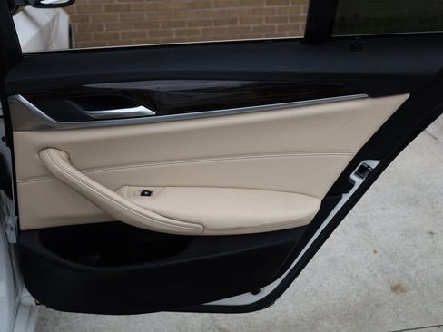 Used 2017 BMW 540i image 19