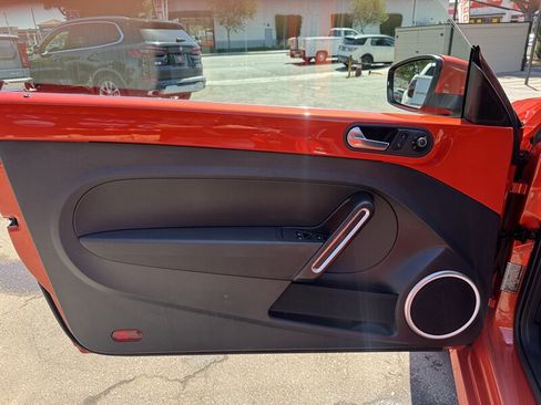Used 2018 Volkswagen Beetle 2.0T S FWD image 20
