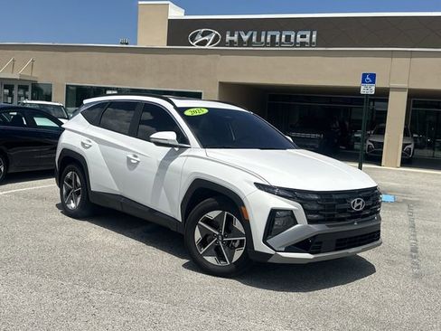Certified 2025 Hyundai Tucson SEL FWD image 1