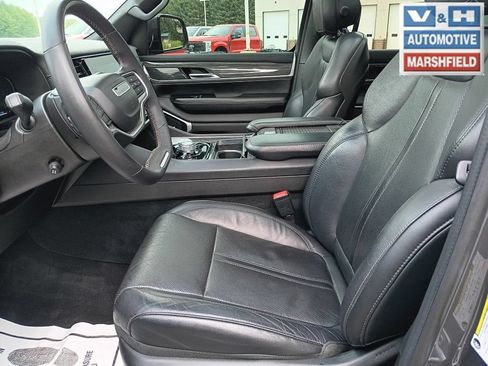 Used 2022 Jeep Wagoneer Series II w/ Premium Group I AWD/4WD image 23