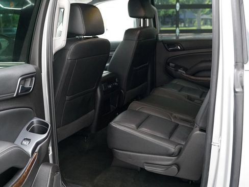 Used 2017 Chevrolet Suburban LT RWD image 26