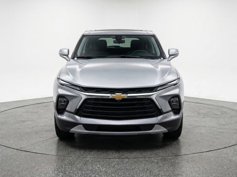 Used 2025 Chevrolet Blazer LT image 1