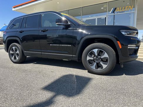Used 2025 Jeep Grand Cherokee Limited 4xe AWD/4WD image 1