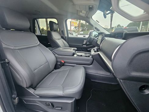 New 2026 Ford Expedition Active image 11