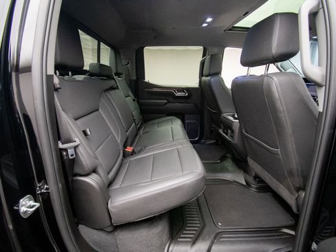 Used 2025 Chevrolet Silverado 1500 LT Trail Boss w/ Convenience Package II AWD/4WD image 23