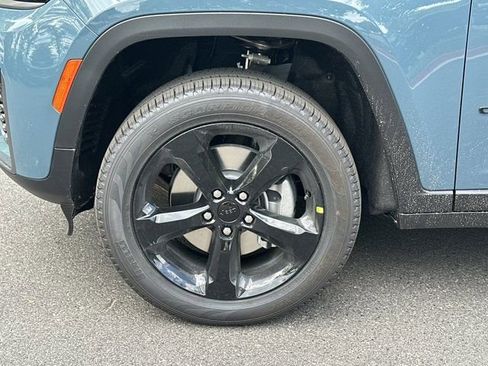 New 2026 Jeep Grand Cherokee L Limited RWD image 12