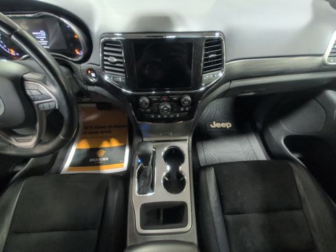 Used 2021 Jeep Grand Cherokee Laredo X AWD/4WD image 11