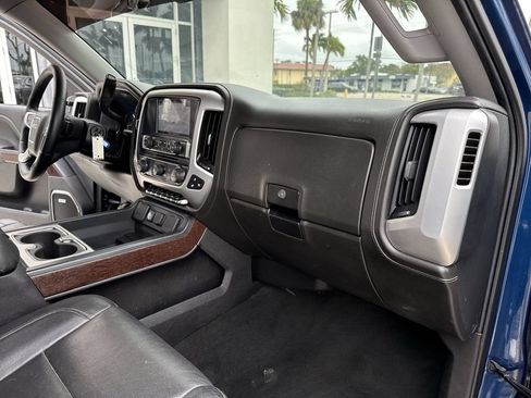 Used 2018 GMC Sierra 1500 SLT AWD/4WD image 32