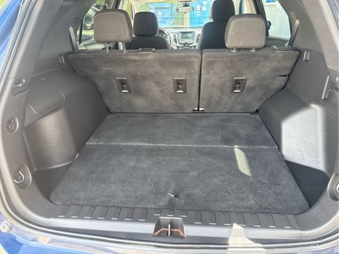 Used 2022 Chevrolet Equinox LT w/ Driver Convenience Package FWD image 36