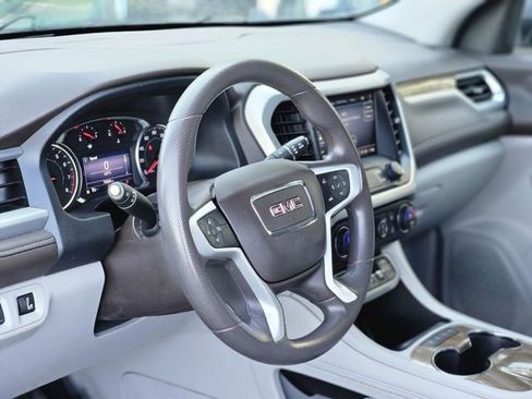 Used 2021 GMC Acadia SLE image 12