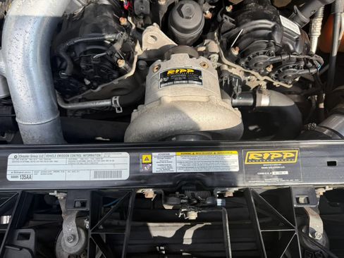 Used 2011 Dodge Challenger RWD image 24