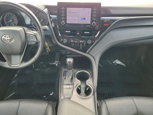 Used 2023 Toyota Camry SE image 12