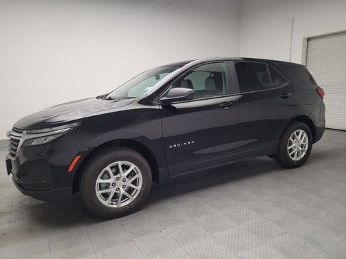 Used 2024 Chevrolet Equinox LS w/ LS Convenience Package AWD/4WD image 2