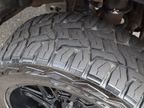 Used 2023 GMC Sierra 1500 Elevation w/ Preferred Package image 12