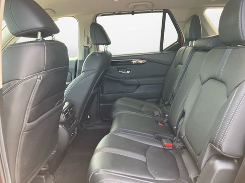 Used 2025 Honda Pilot EX-L image 16