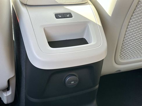 New 2026 Volvo XC60 T8 Ultra w/ Protection Package Premier image 10