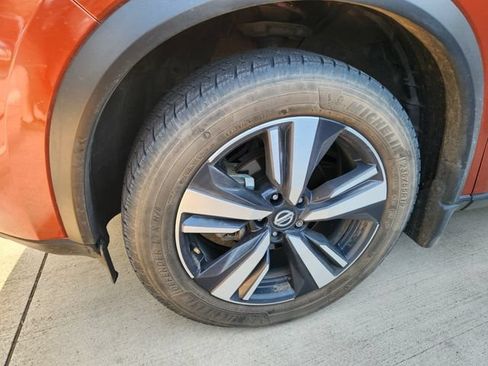 Used 2021 Nissan Rogue SL w/ Premium Package FWD image 9