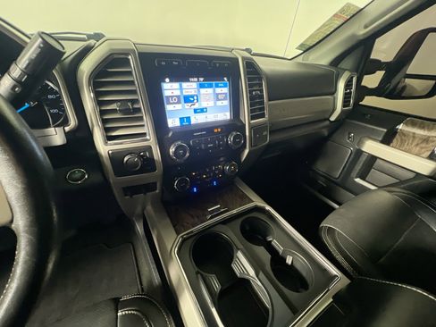 Used 2017 Ford F350 Lariat w/ Lariat Ultimate Package AWD/4WD image 26