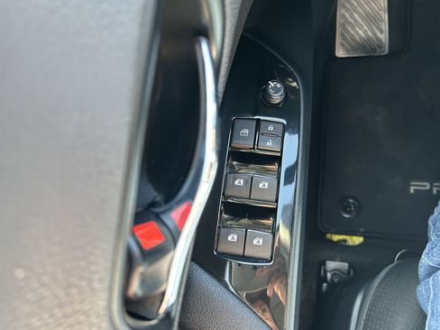 Used 2016 Toyota Prius Two FWD image 17