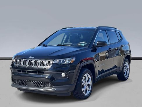 Used 2024 Jeep Compass Latitude image 1