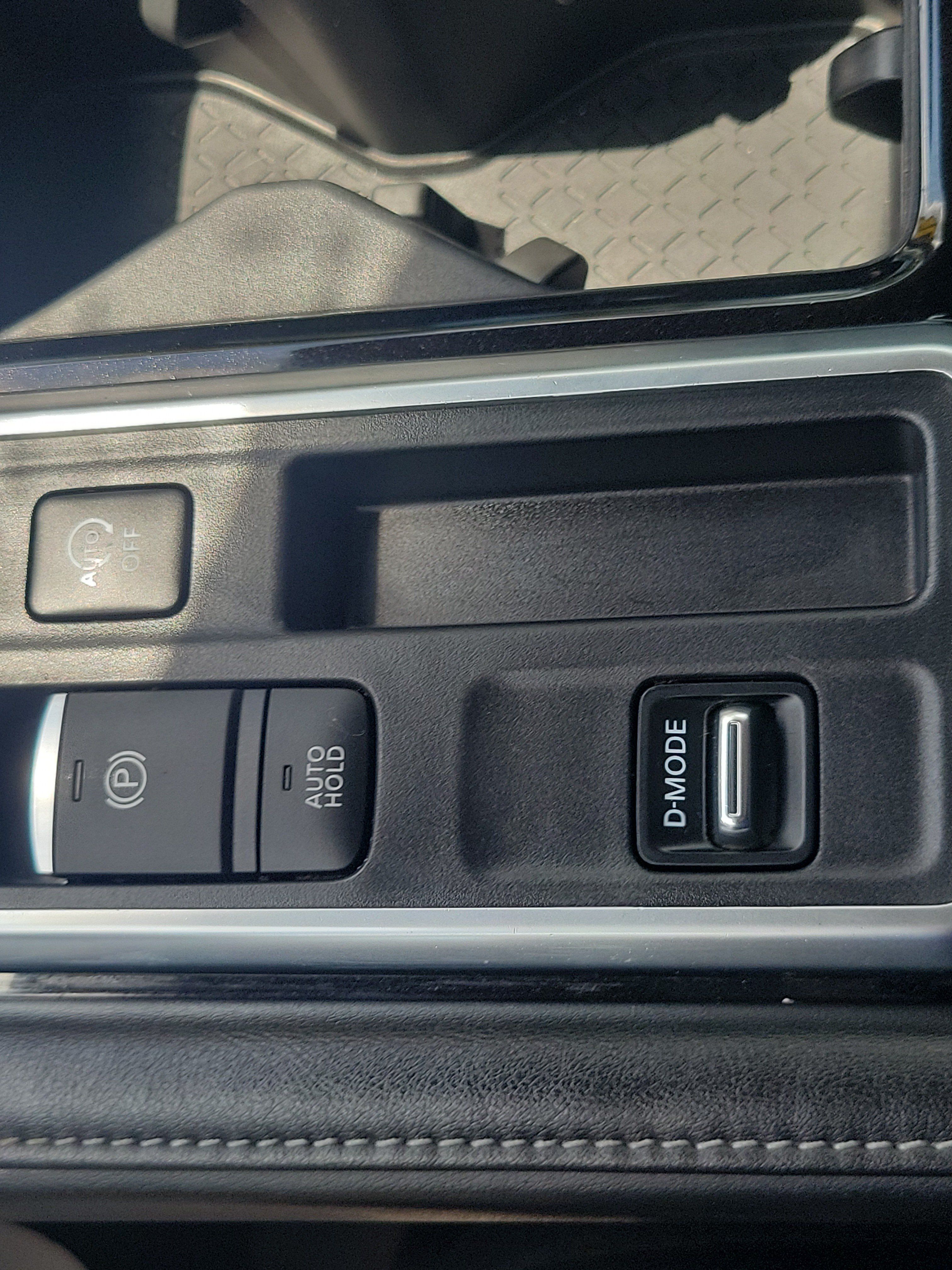 Used 2022 Nissan Pathfinder SL FWD image 25