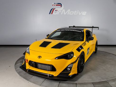 Used 2015 Scion FR-S Release Series 1.0 RWD image 2