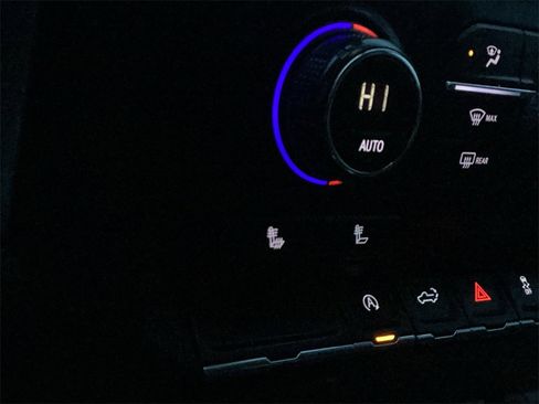 Used 2019 Chevrolet Silverado 1500 RST image 28