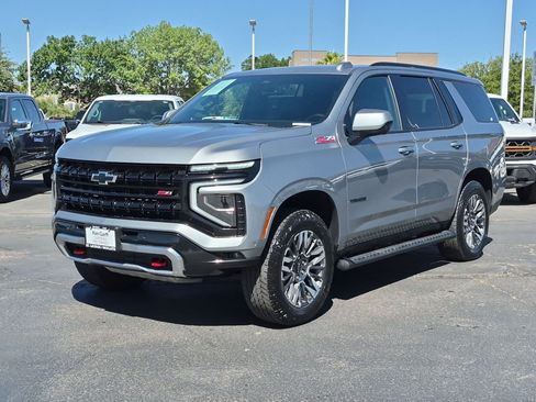 Used 2025 Chevrolet Tahoe Z71 AWD/4WD image 7