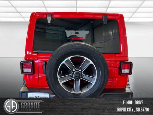 Used 2023 Jeep Wrangler Unlimited Sahara AWD/4WD image 5