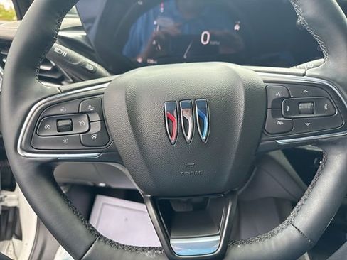 Used 2024 Buick Envista Avenir FWD image 17