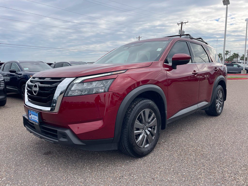 Certified 2025 Nissan Pathfinder SV FWD image 3