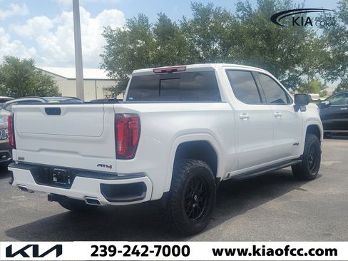 Used 2025 GMC Sierra 1500 AT4 w/ AT4 Premium Package AWD/4WD image 6
