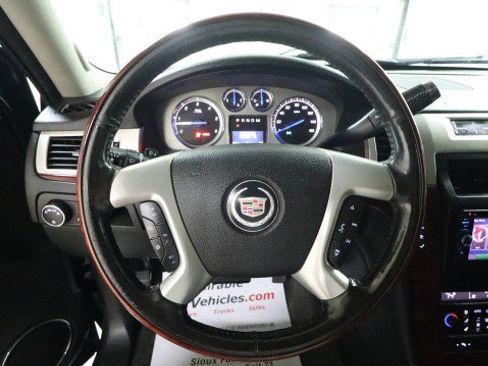 Used 2009 Cadillac Escalade AWD image 22