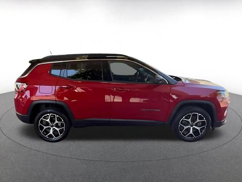 Used 2025 Jeep Compass Limited AWD/4WD image 14