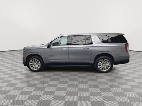 Used 2021 Chevrolet Suburban Premier w/ Premium Package AWD/4WD image 42