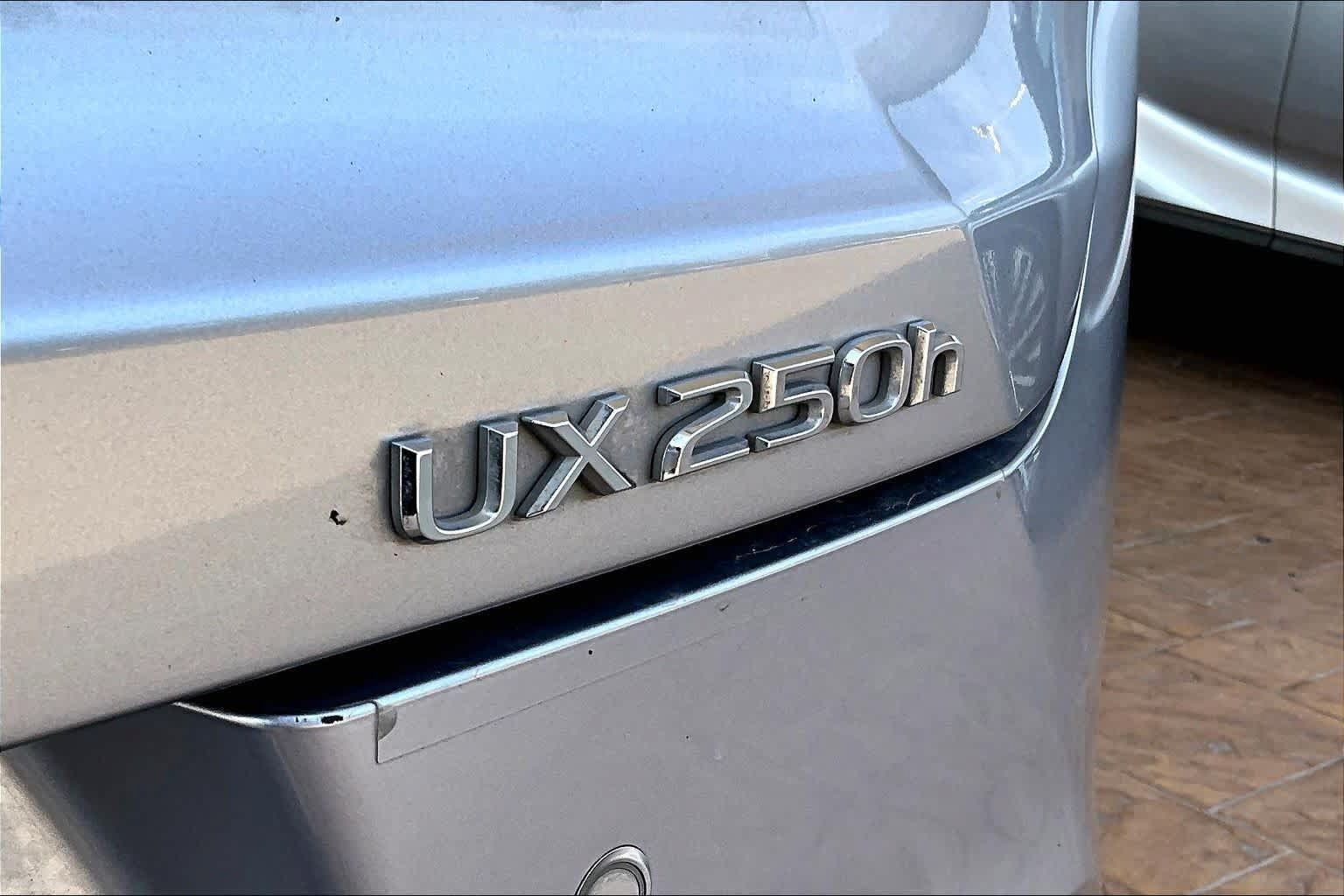 Used 2024 Lexus UX 250h F Sport FWD image 28