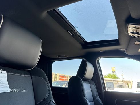 New 2026 RAM 2500 Laramie AWD/4WD image 15
